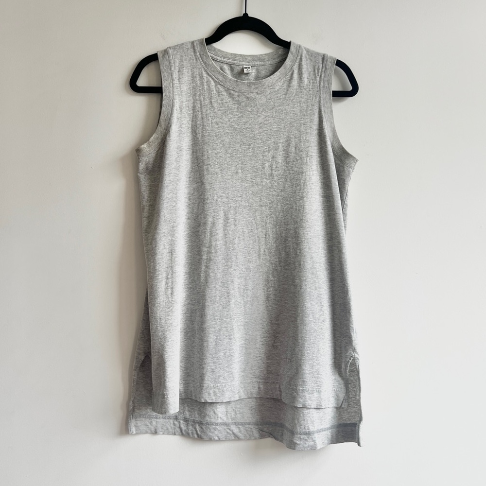 Uniqlo heather grey crewneck athletic cotton tank top